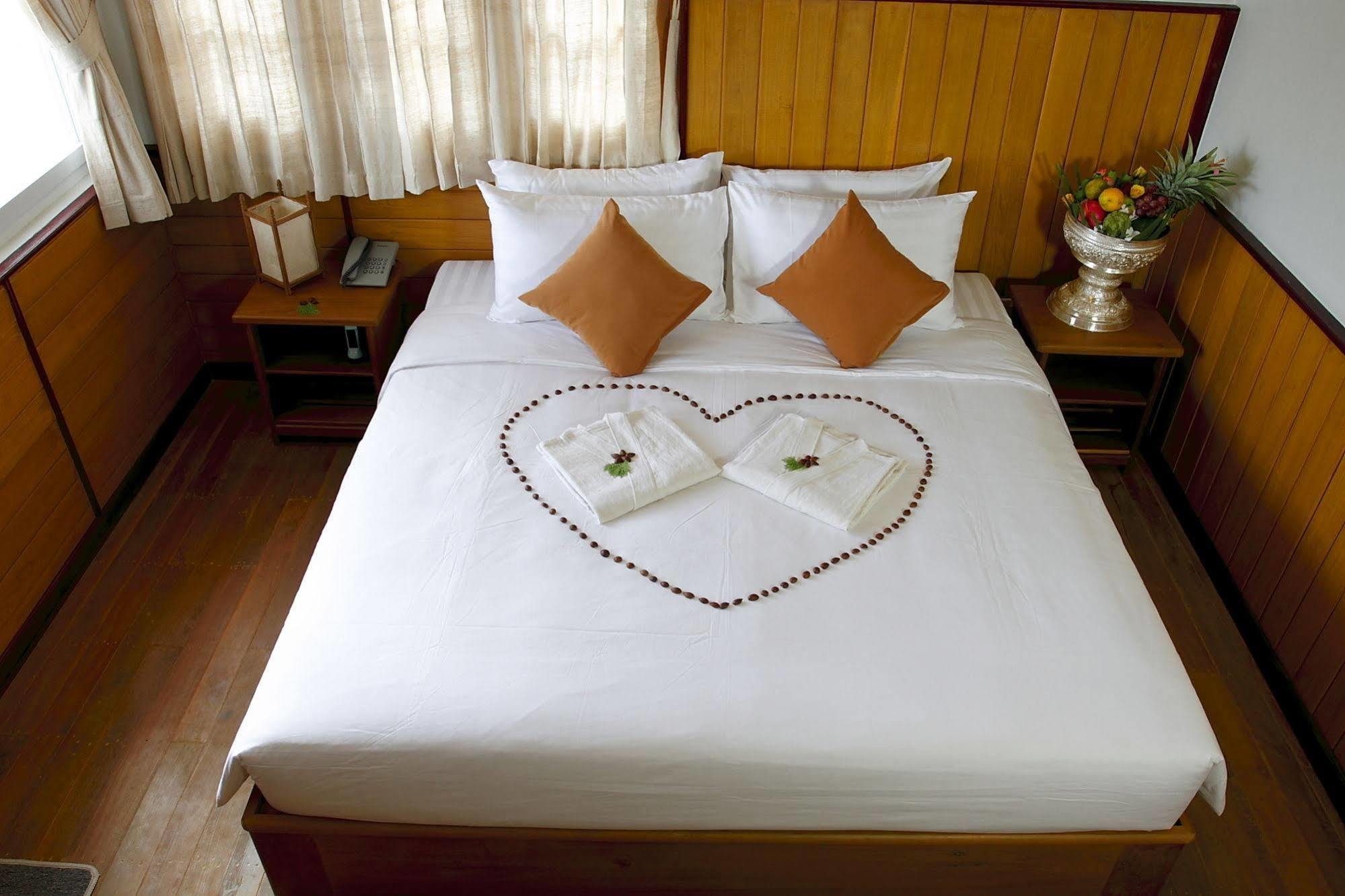 Inle Lotus Hotel Nyaung Shwe Εξωτερικό φωτογραφία